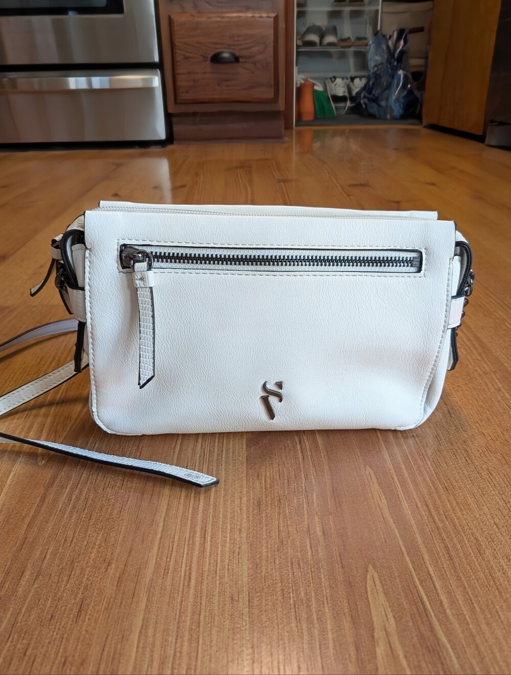 Simply Vera Wang White Sinatra Crossbody Handbag